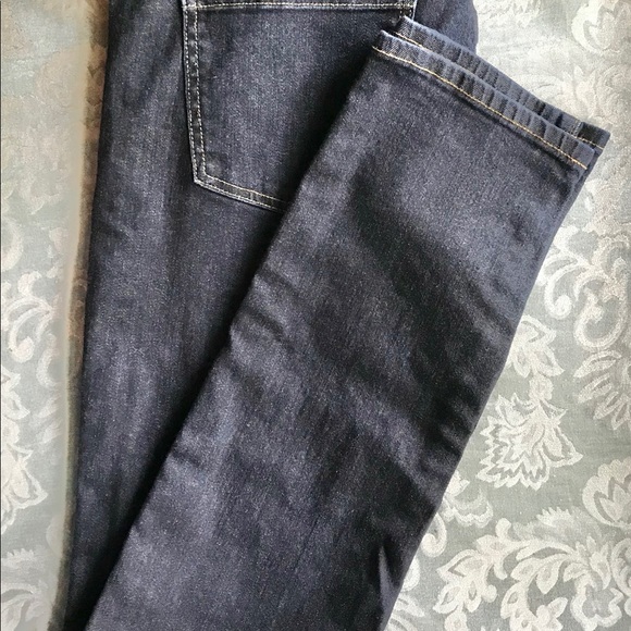 Uniqlo Skinny Fit Jeans- Mid-rise - Picture 5 of 9